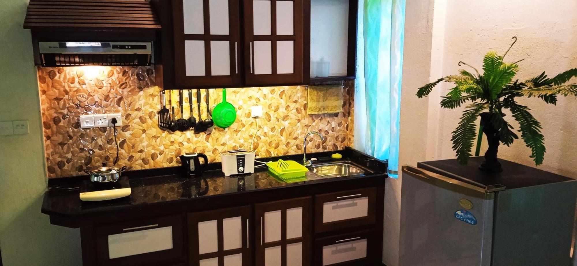 Nilas Guesthouse Hikkaduwa Buitenkant foto