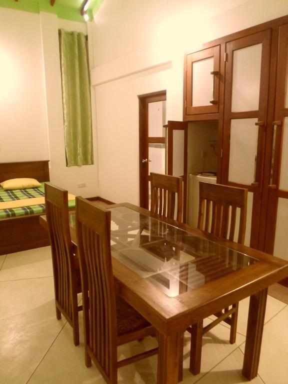 Nilas Guesthouse Hikkaduwa Kamer foto