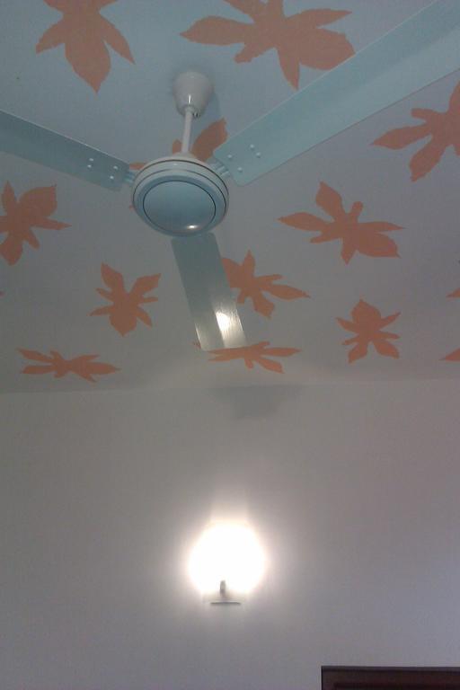 Nilas Guesthouse Hikkaduwa Kamer foto