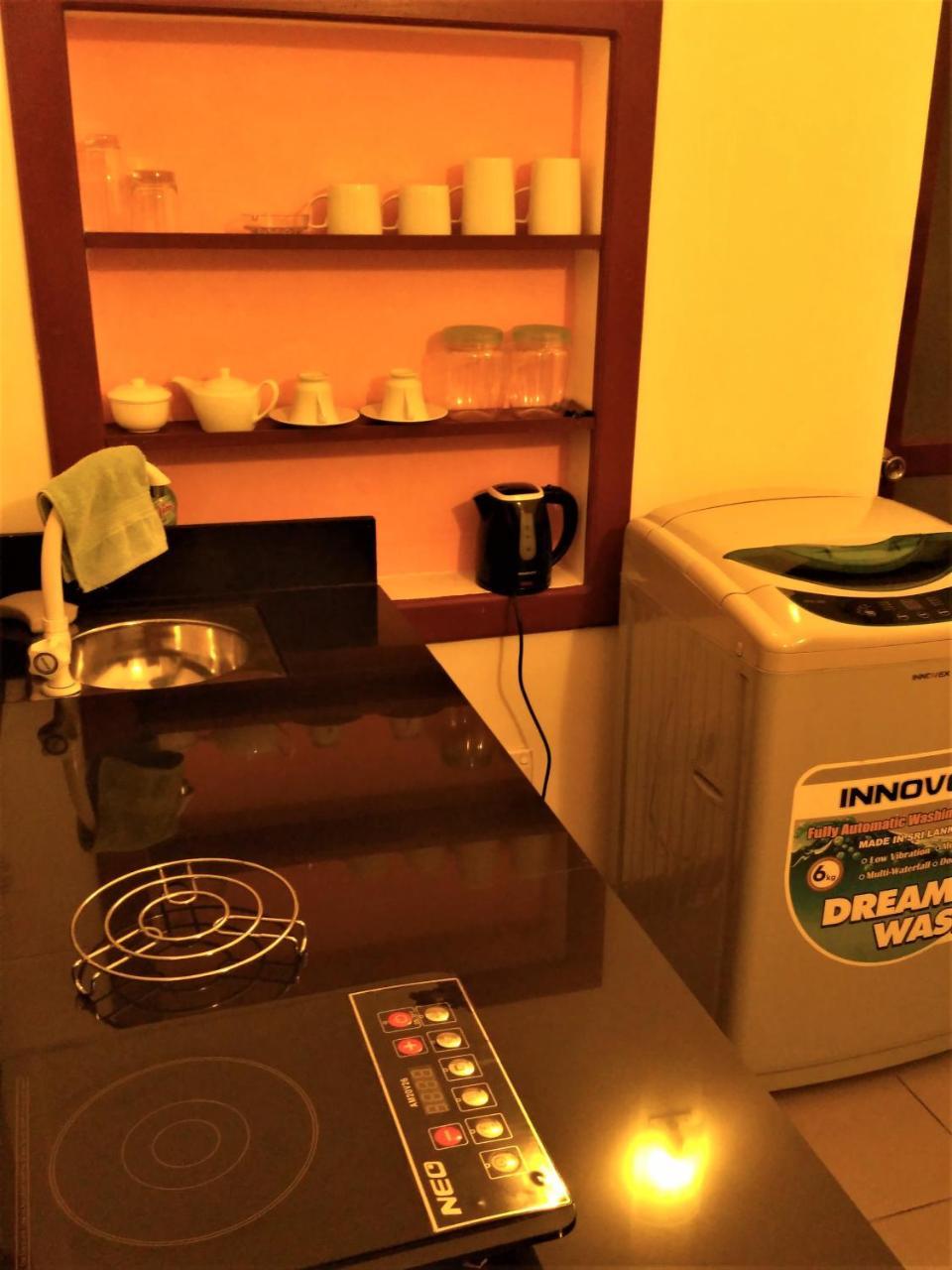 Nilas Guesthouse Hikkaduwa Buitenkant foto